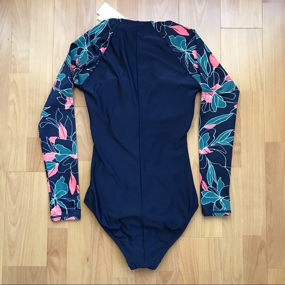 ❌Sold❌New All In Motion rash guard one piece swimsuit with long sleeves - Picture 4 of 11